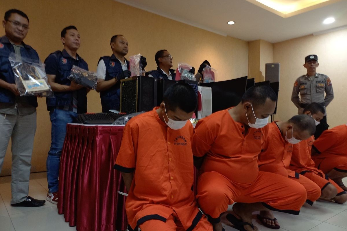 Lima Orang Ditangkap Gara-Gara Akalin Sistem Judi Online, Bandar Rugi Puluhan Juta!