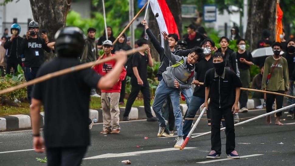 Tragedi Demo 2025: 10 Nyawa Melayang, Gen Z Wajib Tahu Cerita Pilu di Balik Aksi!