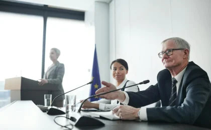 Digitalisasi Layanan Publik Makin Luas: Bansos hingga INA Digital Jadi Prioritas